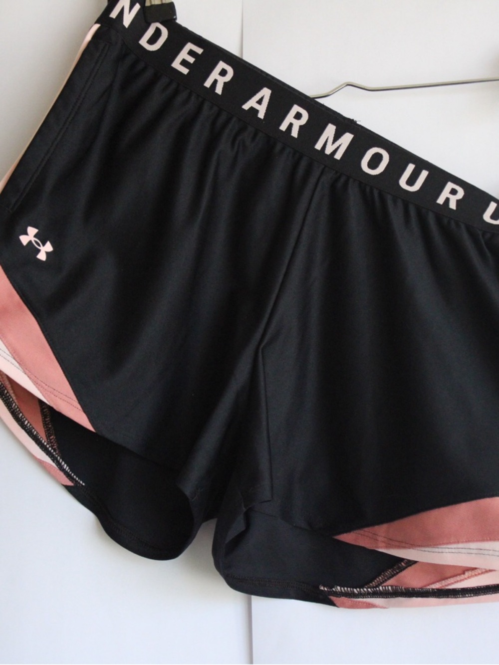 Women's Under Armour Black & Pink Layered Athletic Shorts Medium (M)